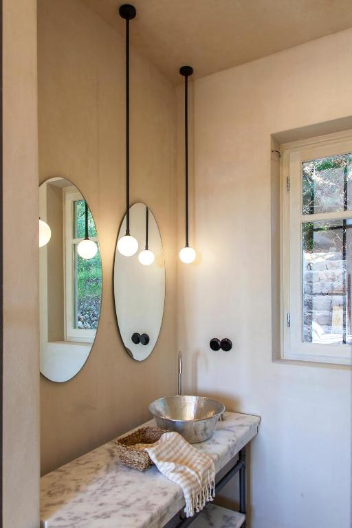 Posteľ alebo postele v izbe v ubytovaní Luxury Villa in Agios Nikitas