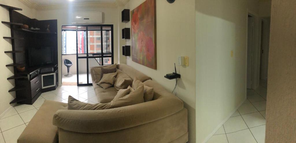  LINDO APARTAMENTO EM MEIA PRAIA-1 quadra do mar! Melhor localização!