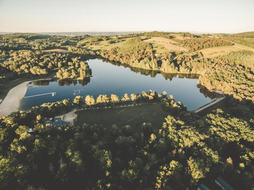 Gallery image of Terres de France - Les Hameaux de Miel in Beynat