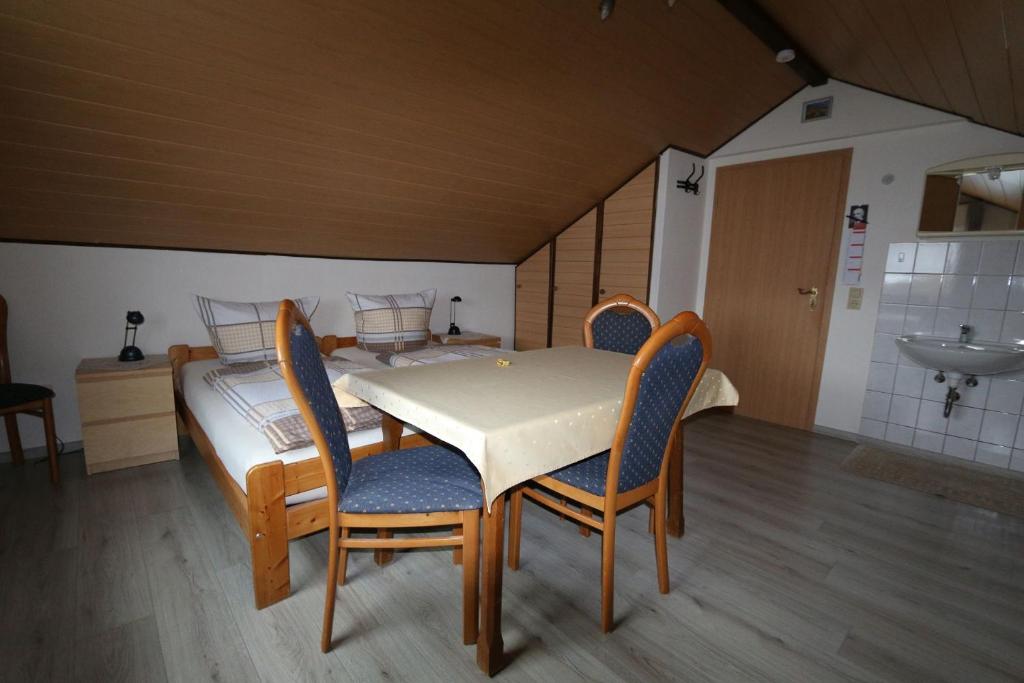 Haus Anne - Habitación Doble Con Baño Compartido