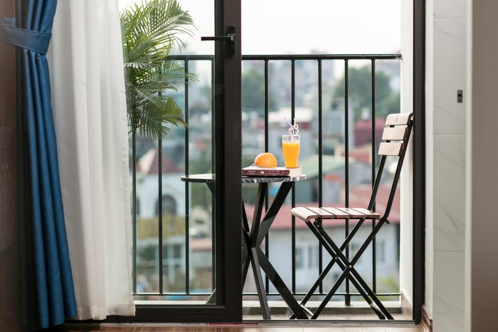 Hanoi Exclusive Hotel - Deluxe Double Or Twin Room With Balcony