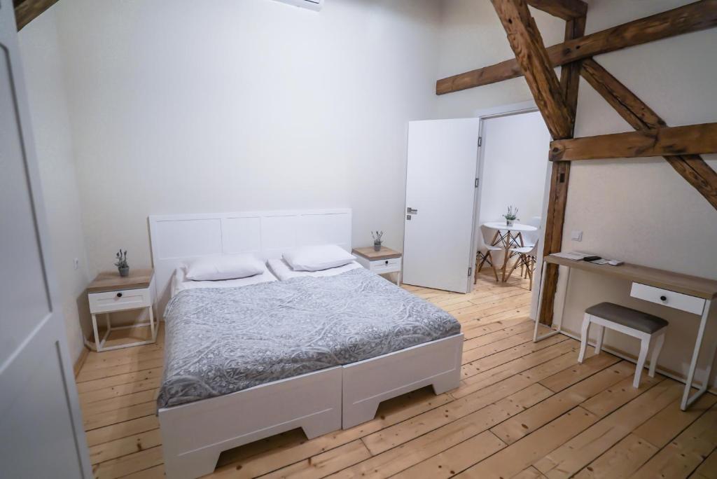 HOTEL N°10 - Family Room