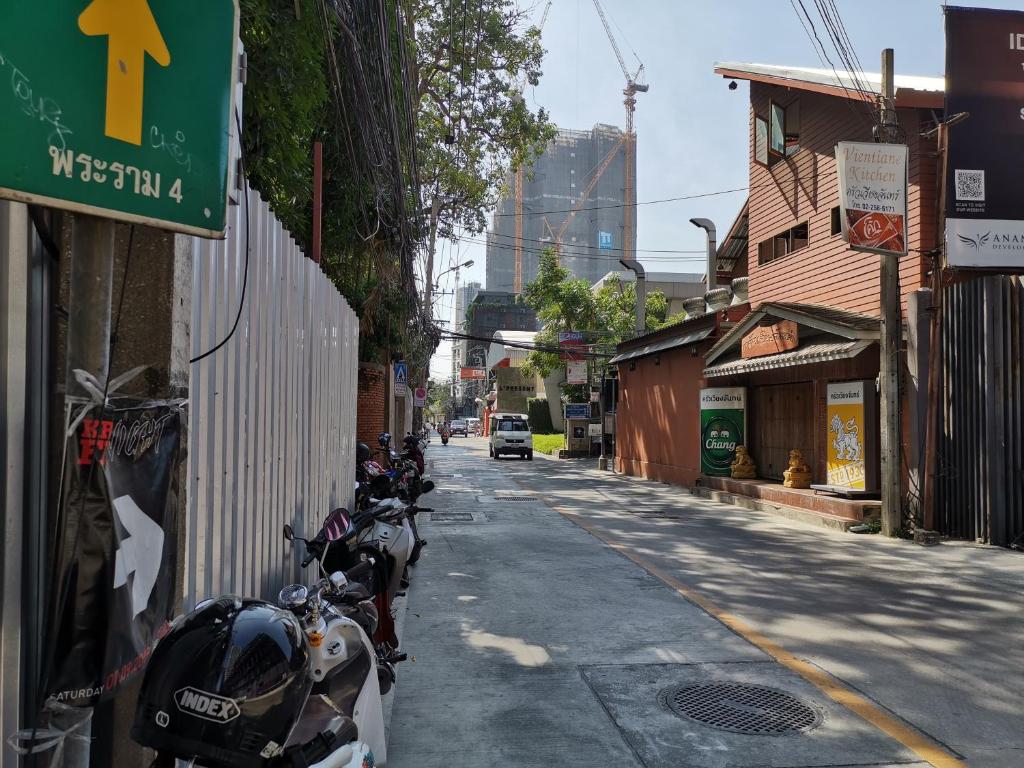 NT Place Sukhumvit Suites - 4