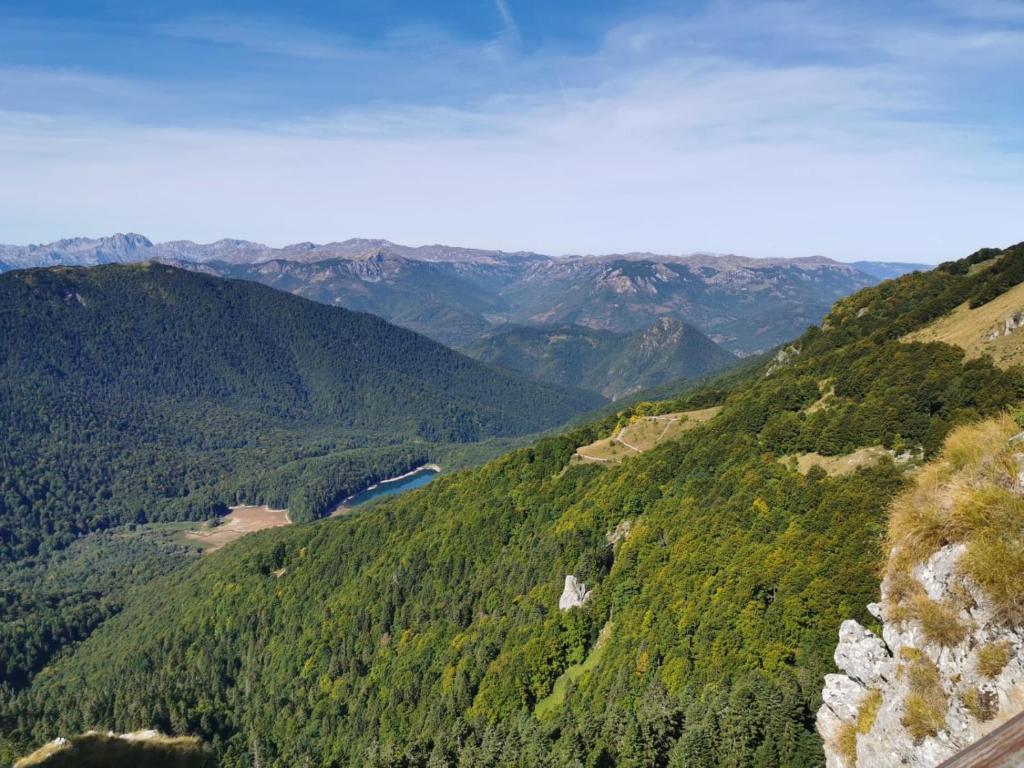 Paesaggio naturale nelle vicinanze del campeggio
