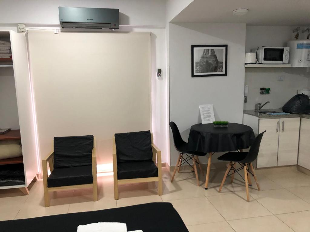 ALIWE ( A 300 metros del Aeropuerto El Palomar)