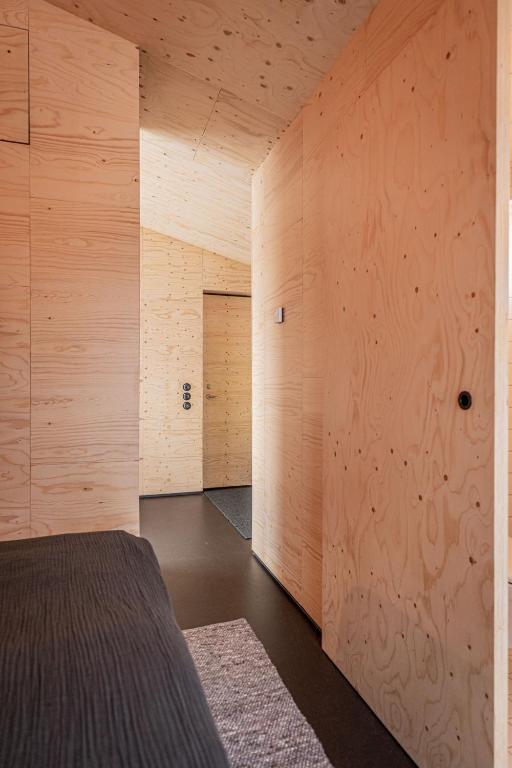 Postel nebo postele na pokoji v ubytování Aska, Modern Cabin