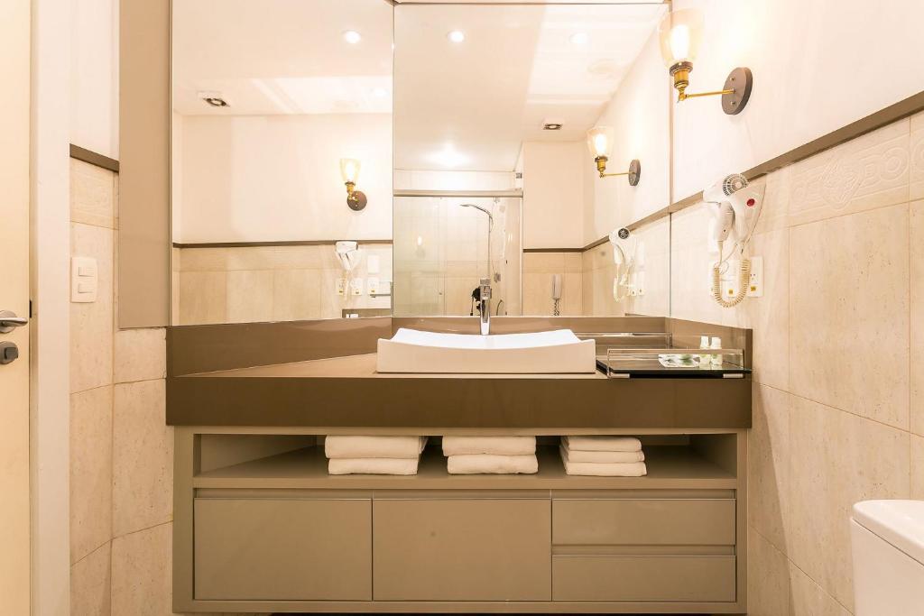  Apartamento no Il Campanário design exclusivo vista mar em Jurerê Internacional JQ01