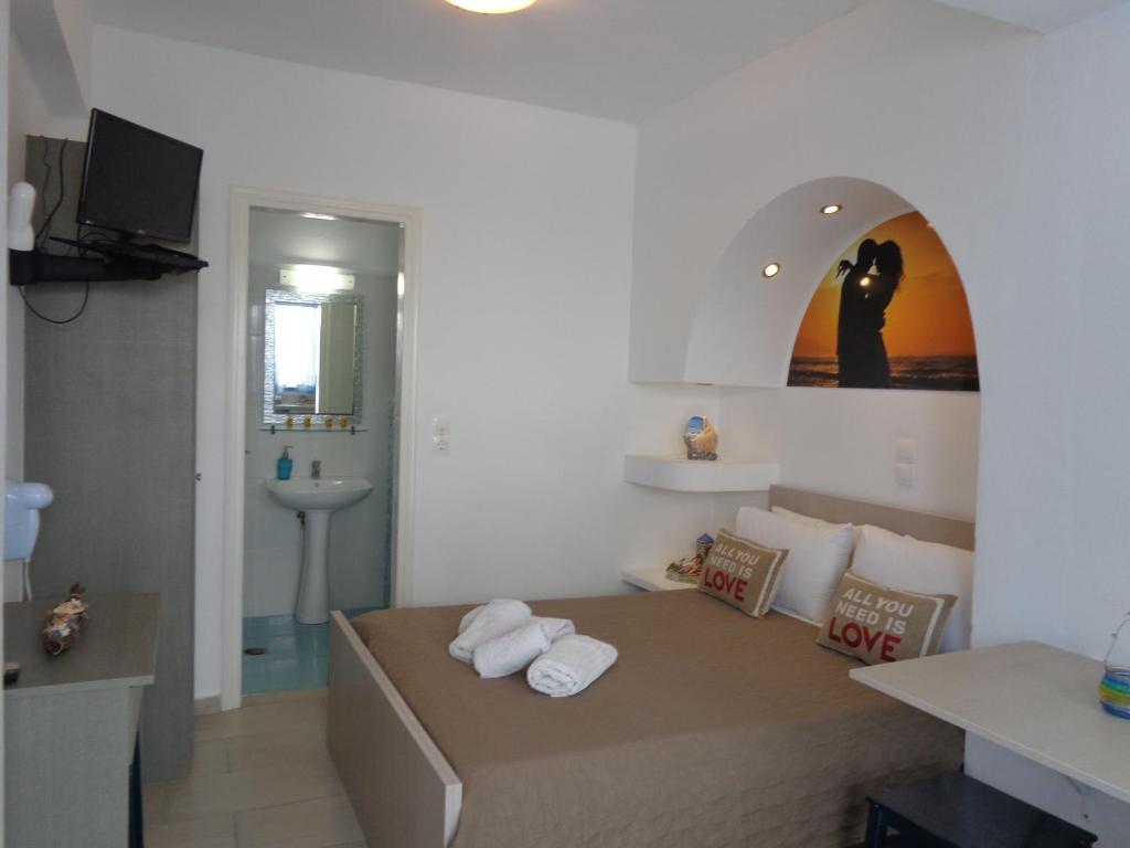 Honeymoon Beach Studios - 12