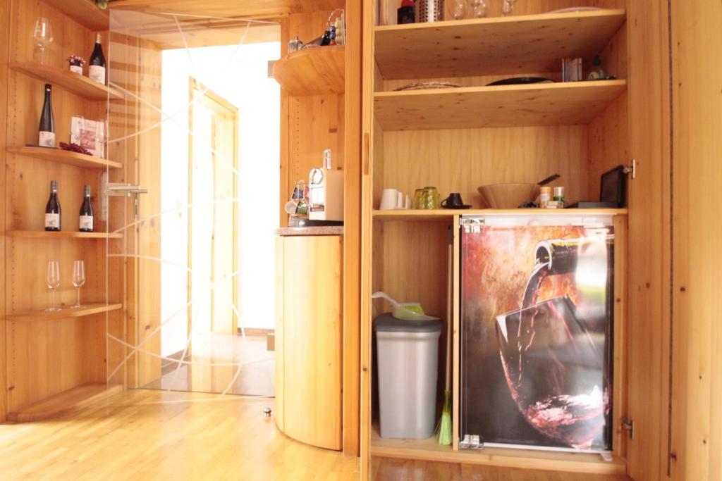Kuchyň nebo kuchyňský kout v ubytování Familien-Appartement Schwarzwald bei Freiburg mit bis zu 4 Schlafzimmern