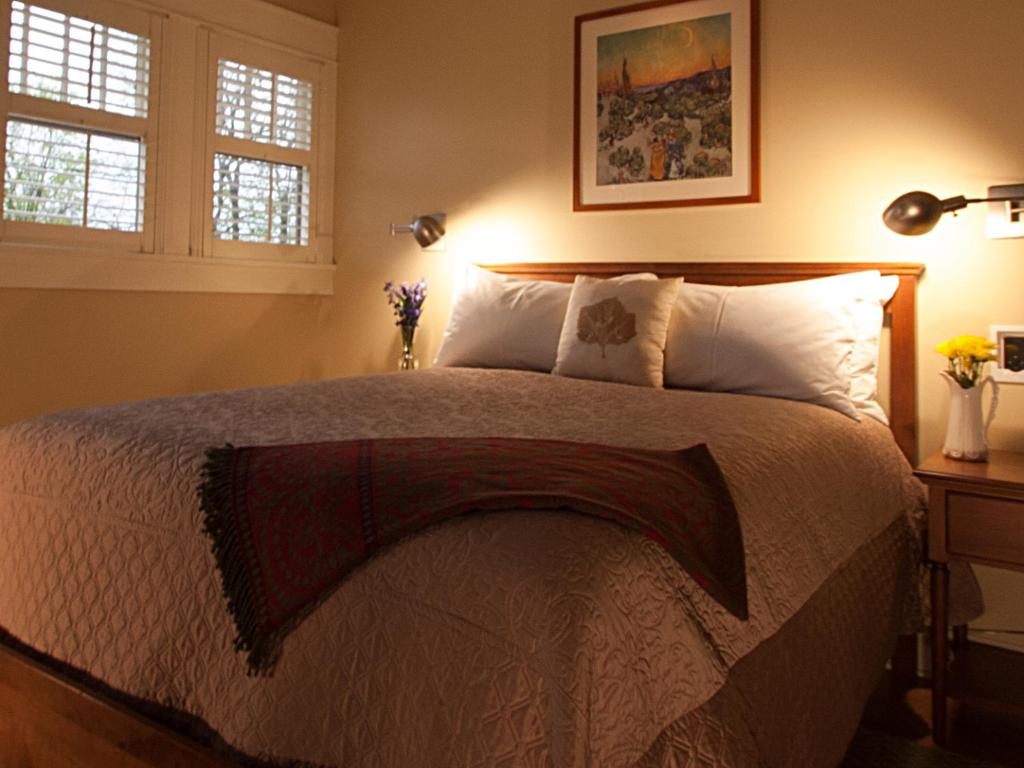 Showers Inn - Luxe Queen Room