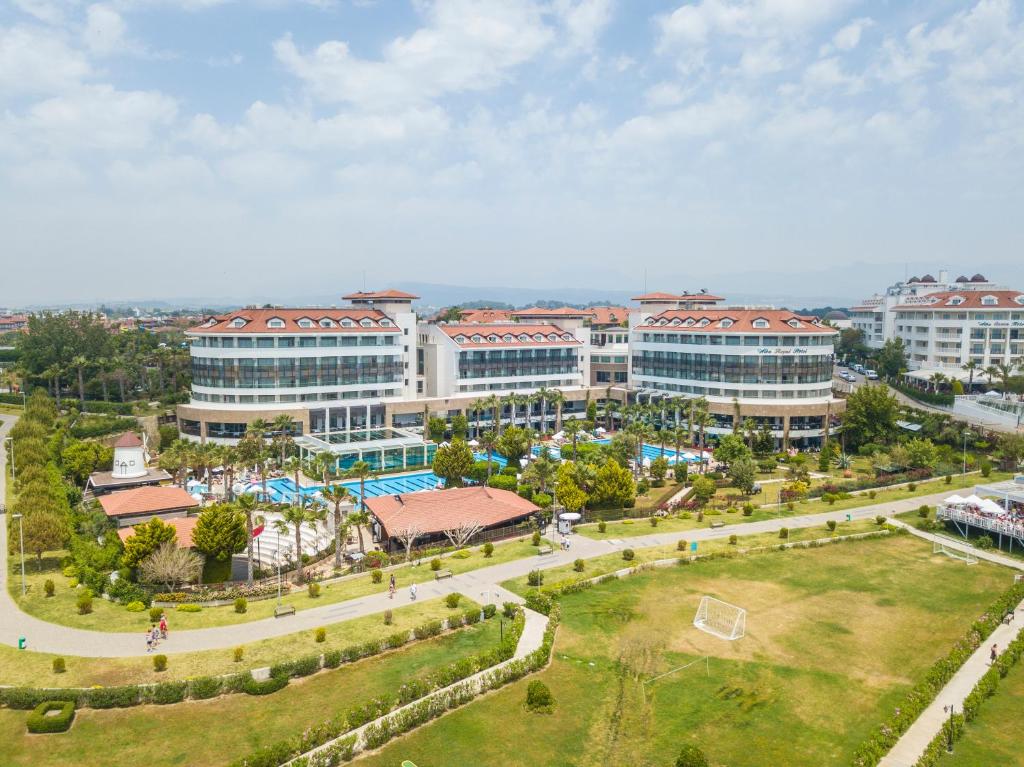Bazén v ubytování Alba Royal Hotel - Ultra All Inclusive -Adults Only (+16) nebo v jeho okolí