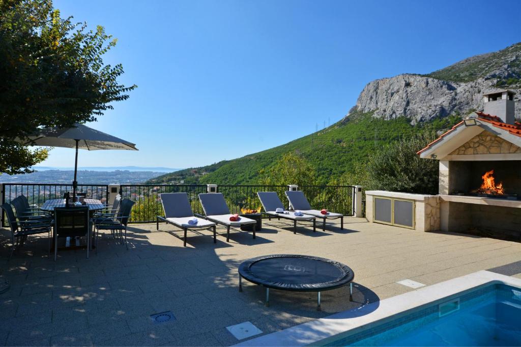 Villa Anteana with view and pool of 60m2