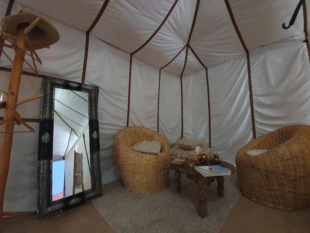 Posezení v ubytování Nomads Dunes Nest