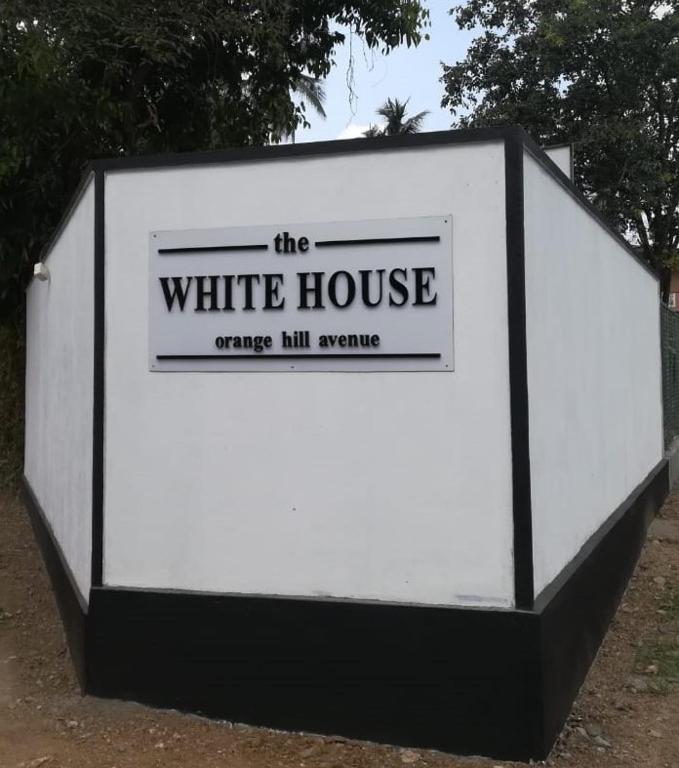 Certifikát, hodnocení, plakát nebo jiný dokument vystavený v ubytování White House - Orange Hill Avenue