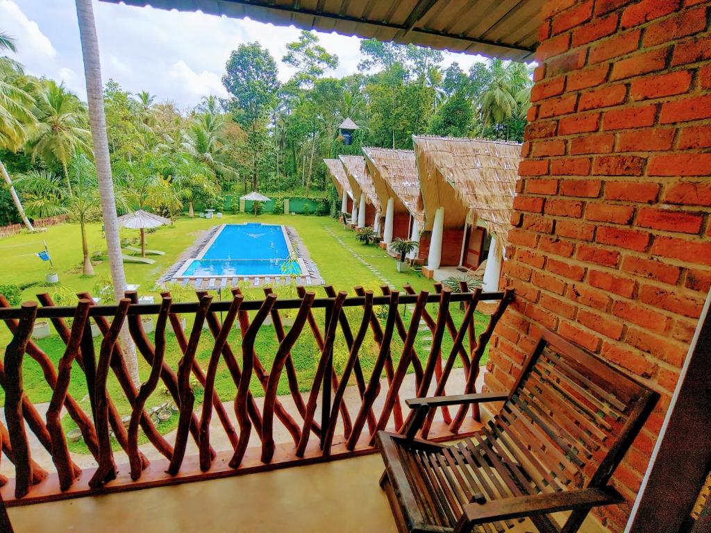 Bazén v ubytování Airport Resort nebo v jeho okolí