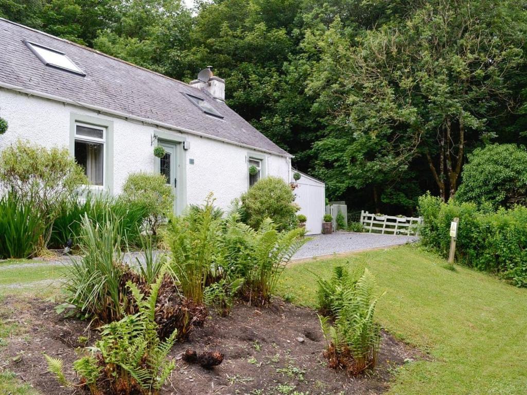 The building where the vacation home is located 