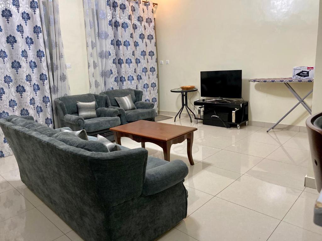 KIGALI CHEAPEST AND CLEANEST 1 BEDROOM ENTIRE APARTMENT - 6 MINUTES from the AIRPORT - FREE UNLIMITED WIFI, Kigali, Rwanda - Booking.com