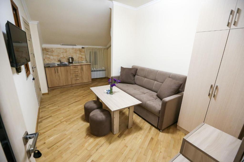 Kuchyň nebo kuchyňský kout v ubytování Alba Hotel Yerevan