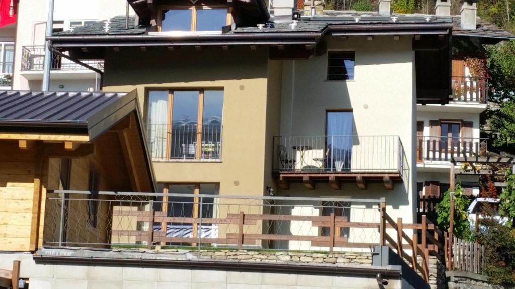 Casa con balcón con vistas en Casa nonna Felicita, en Aosta