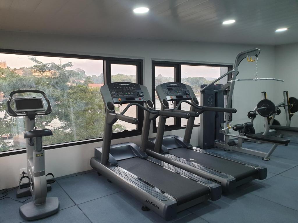 Fitness centrum a/nebo fitness zařízení v ubytování Mamba Point Hotel