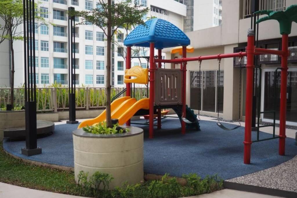 1 Br Apartment Near Central Park Mall Madison Park Jakarta Booking Com
