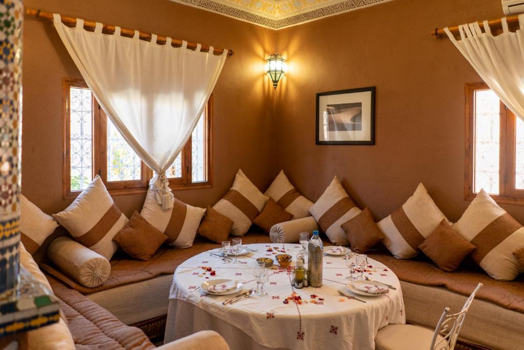 Coin salon dans l'établissement Riad Ouarzazate