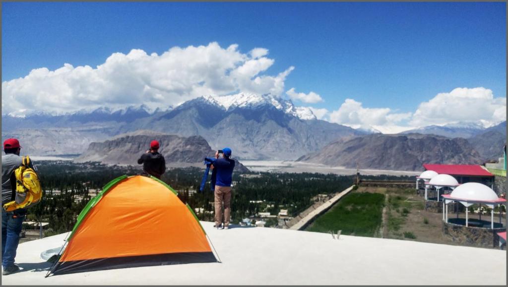 Üldine mäevaade või majutusasutusest Hotel Mountain Lodge Skardu pildistatud vaade