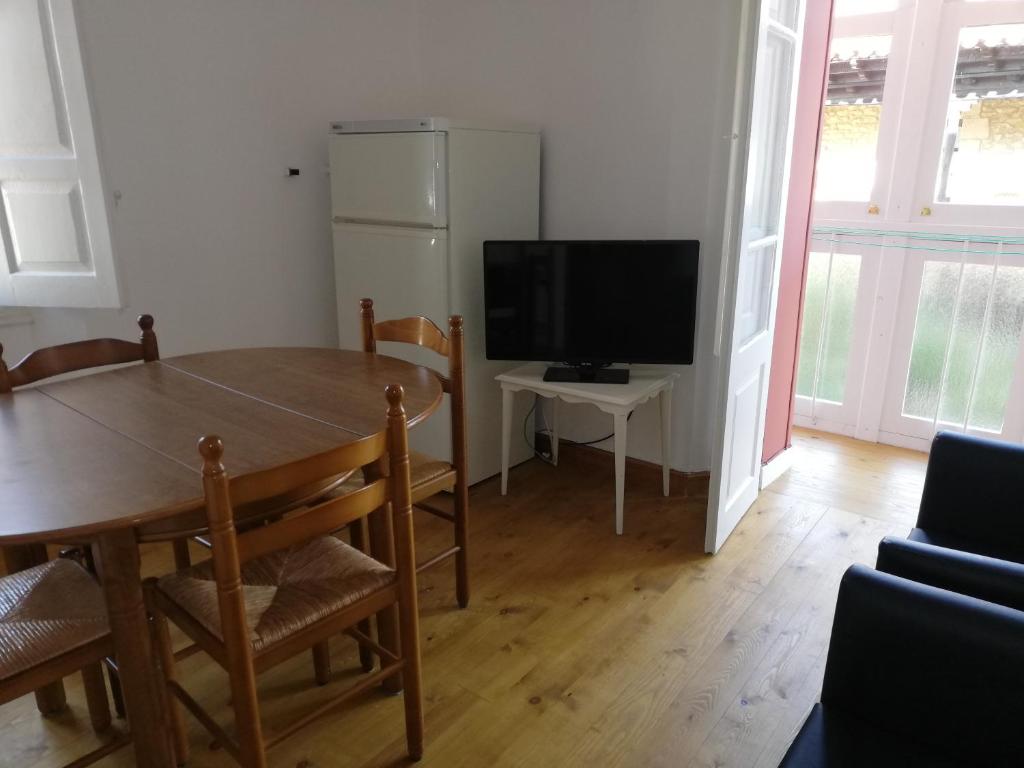 TV a/nebo společenská místnost v ubytování Apartamentos Turísticos La Solana