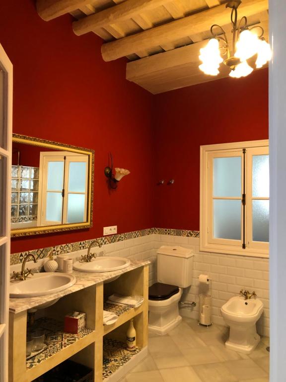 Łazienka w obiekcie Lujosa suite privada en casa del S XIX