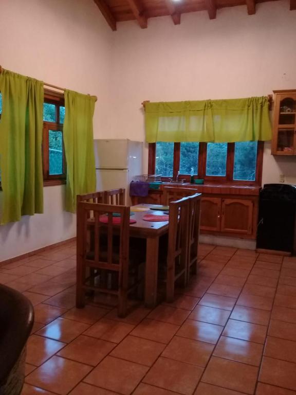 Kuchyň nebo kuchyňský kout v ubytování Cabaña "La Matera"