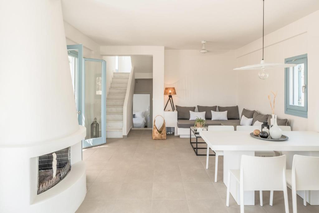 Posezení v ubytování Eneos Kythnos Beach Villas-Executive and Premium Villas