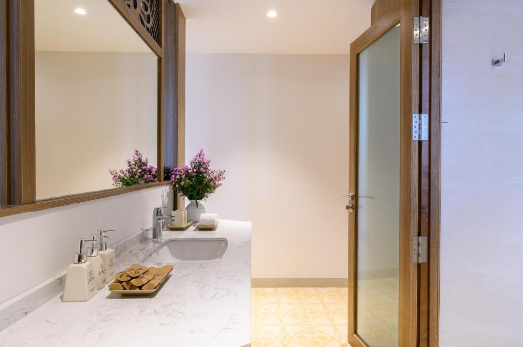 Studio Deluxe Có Ban Công, Tầm Nhìn Ra Vườn Và Thành Phố