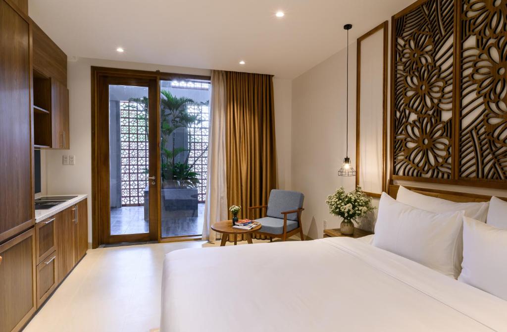 Phòng Studio Giường Đôi Có Ban Công Và Tầm Nhìn Ra Vườn