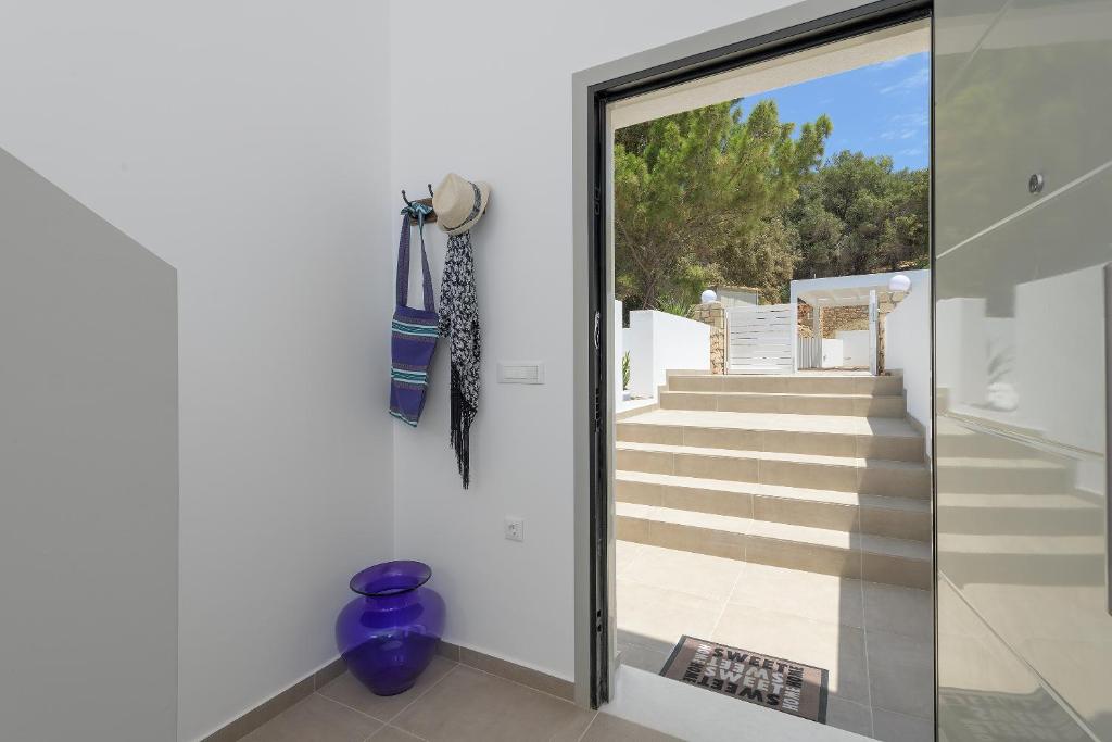 Zdjęcie z galerii obiektu Villa Mimosa in Pefkos (Lindos area) w Líndos