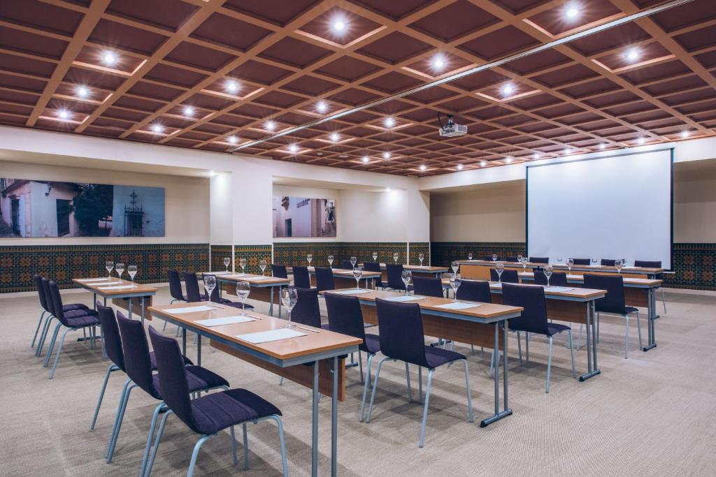 Área de negócios e/ou sala de conferências em Iberostar Selection Marbella Coral Beach