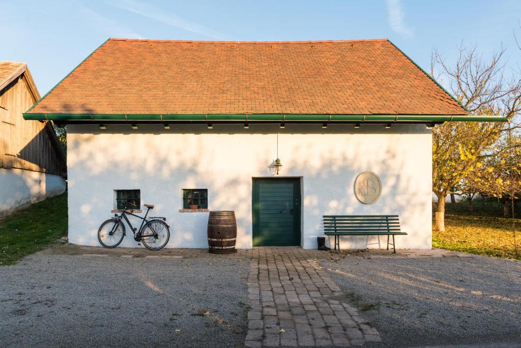 Rattasõit majutusasutuse Weingut Burger aladel või selle läheduses