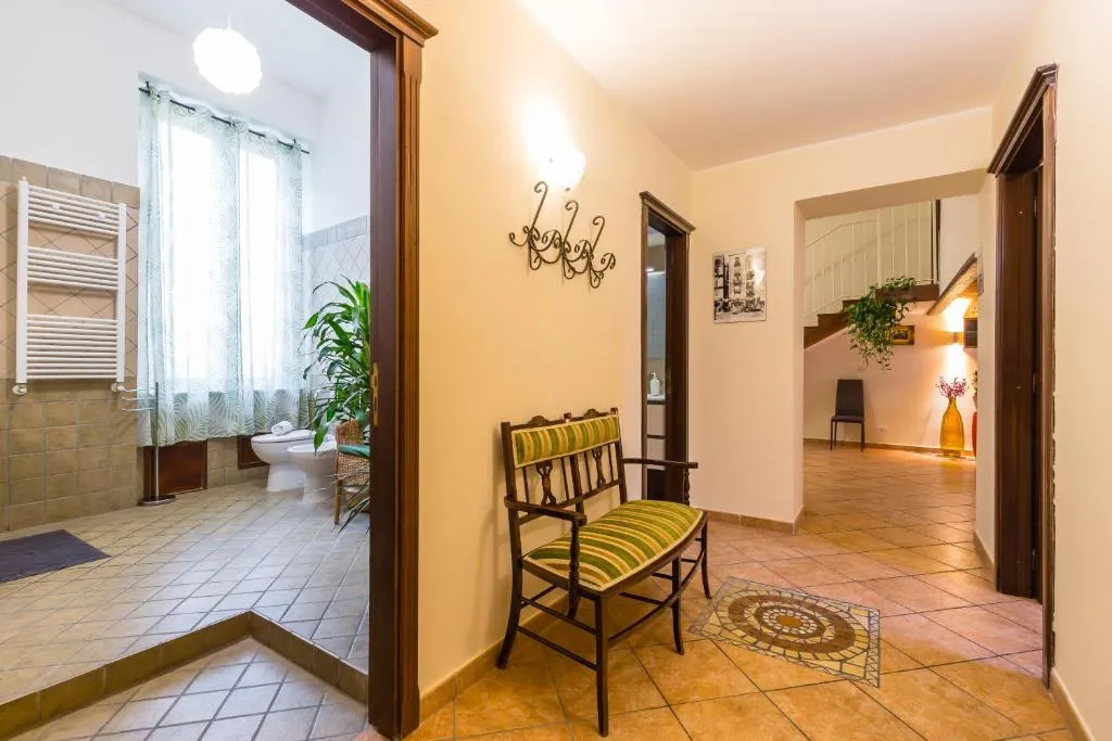 Casa Colonna, Napoli, Italia