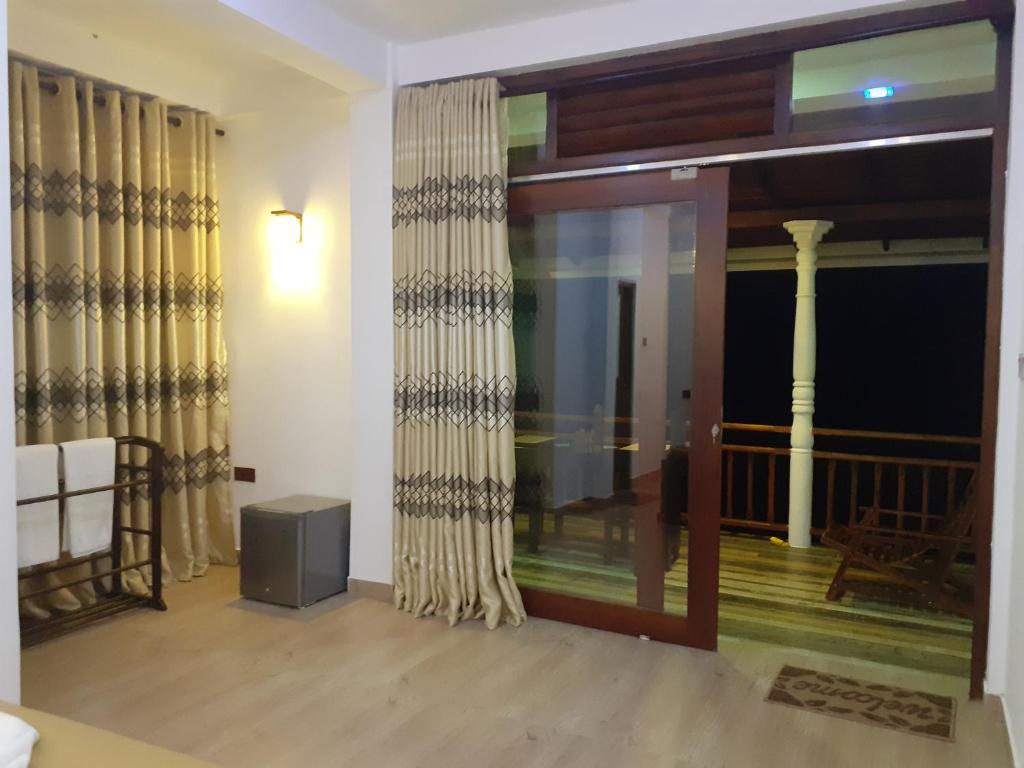 Ella Hillsite View - 4