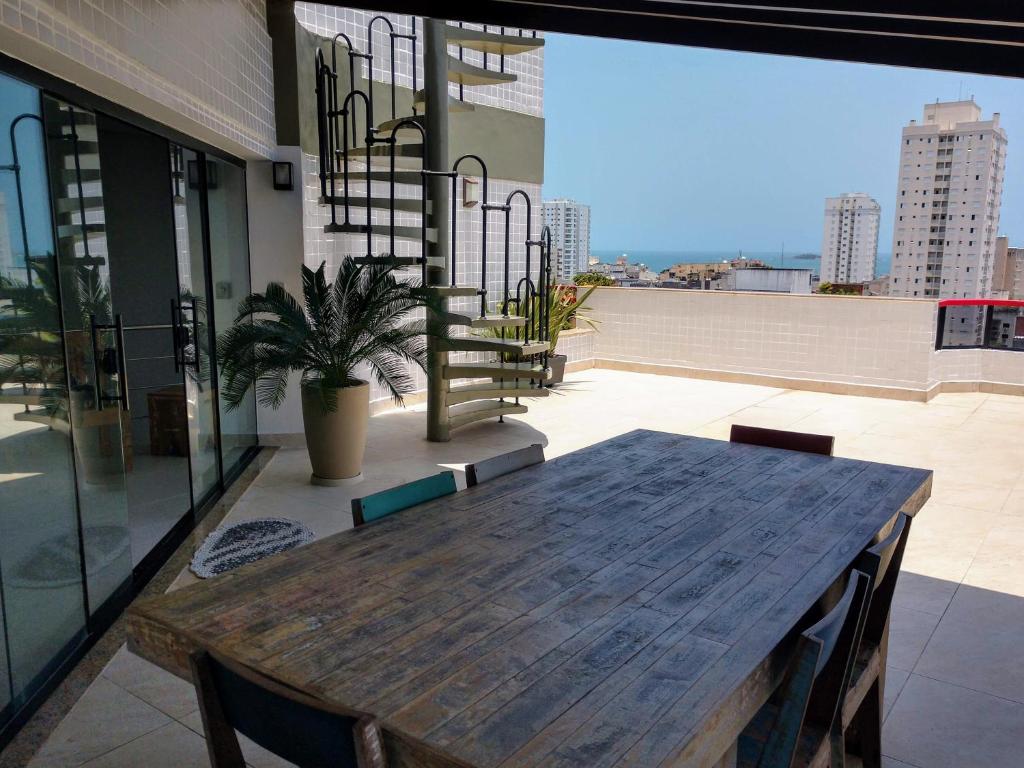  Cobertura Triplex na Enseada com Piscina Privativa