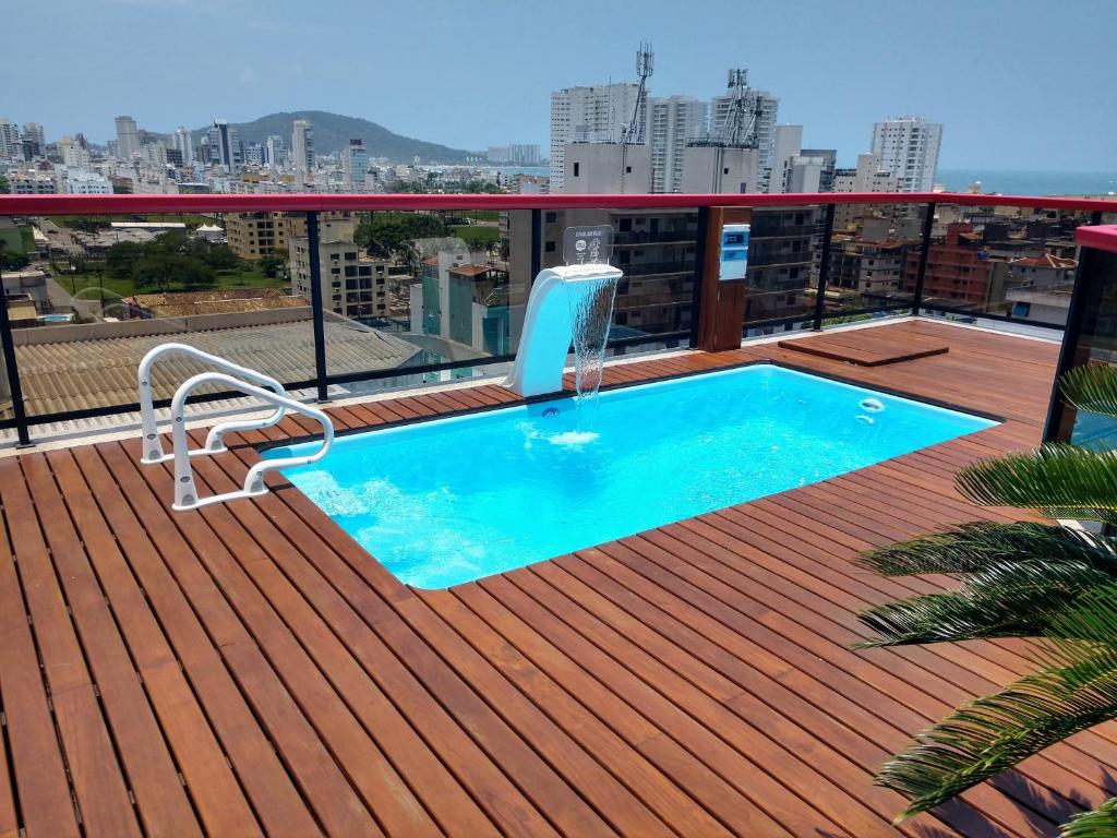  Cobertura Triplex na Enseada com Piscina Privativa