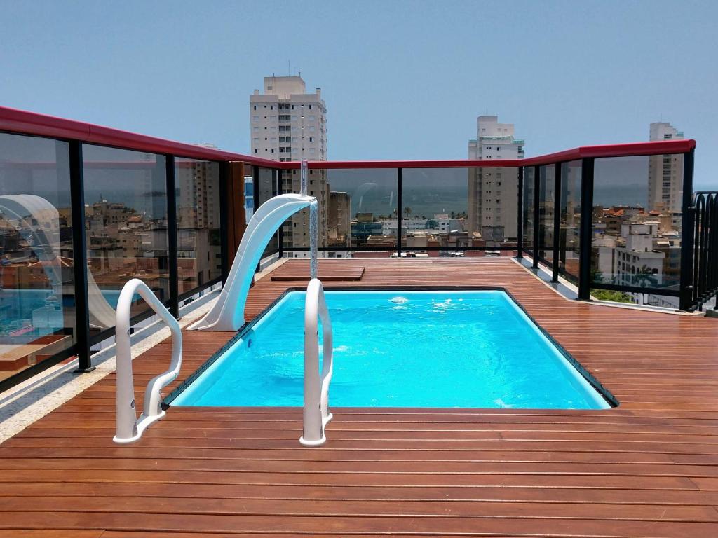  Cobertura Triplex na Enseada com Piscina Privativa