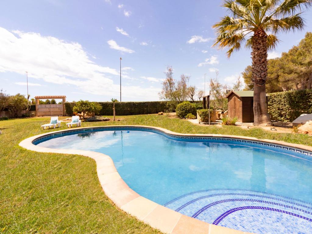 Bazén v ubytovaní Holiday Home Jardi by Interhome alebo v jeho blízkosti