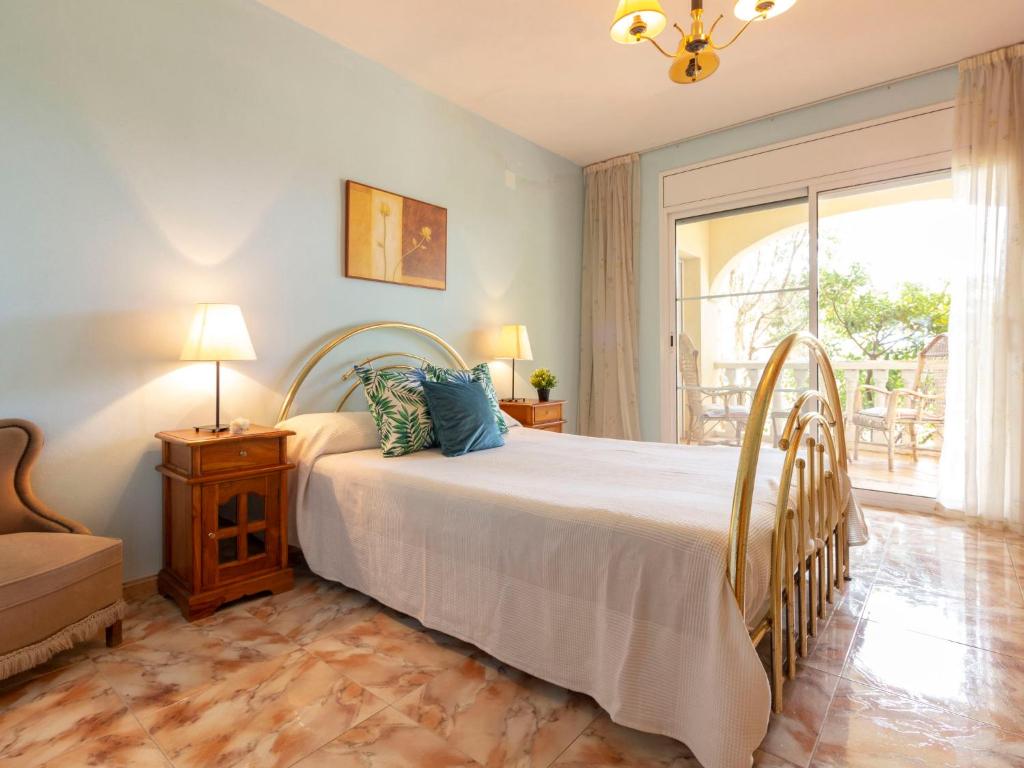 Posteľ alebo postele v izbe v ubytovaní Holiday Home Jardi by Interhome