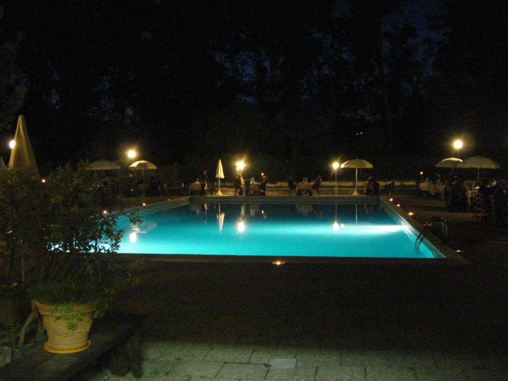 Bazén v ubytování Rio Verde camping villaggio nebo v jeho okolí