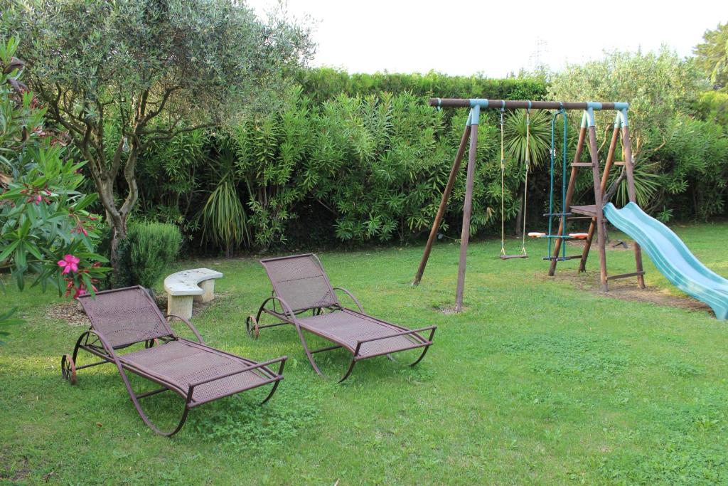 Herní místnost nebo prostor pro děti v ubytování Gîtes maisons de vacances Domaine la Chamade Carpentras