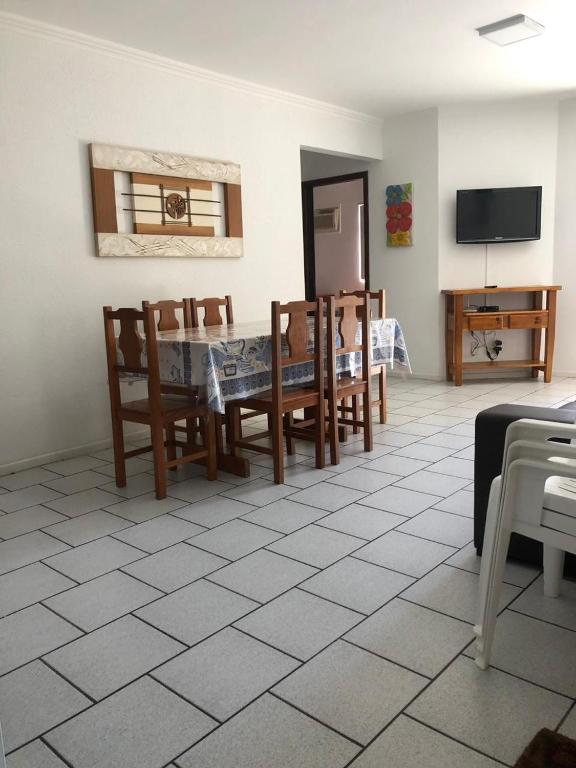  APARTAMENTO BOMBAS avenida principal