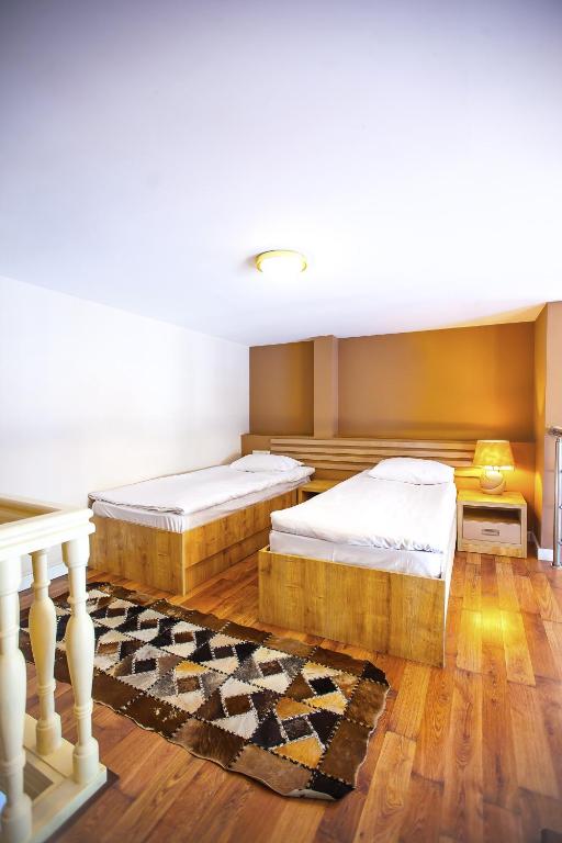 Rustaveli Hotel - Apartment With Balcony