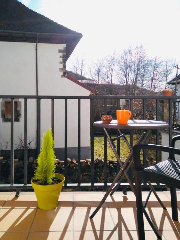 Balkón nebo terasa v ubytování Ekhiola