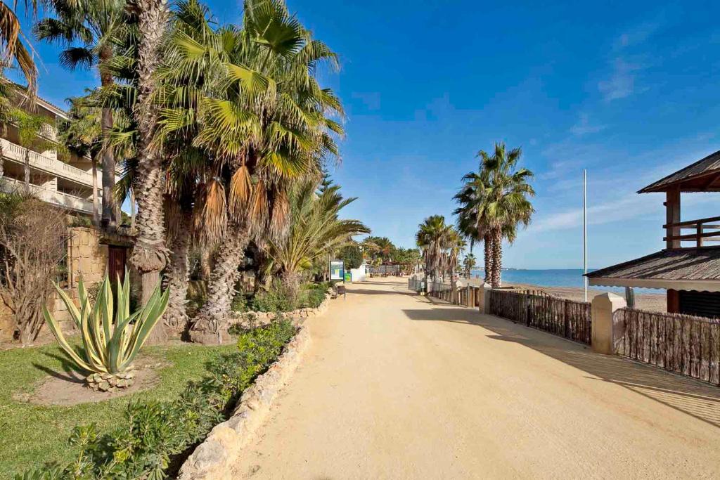 2018 Las Canas beach, first line beach, Marbella golden mile ...