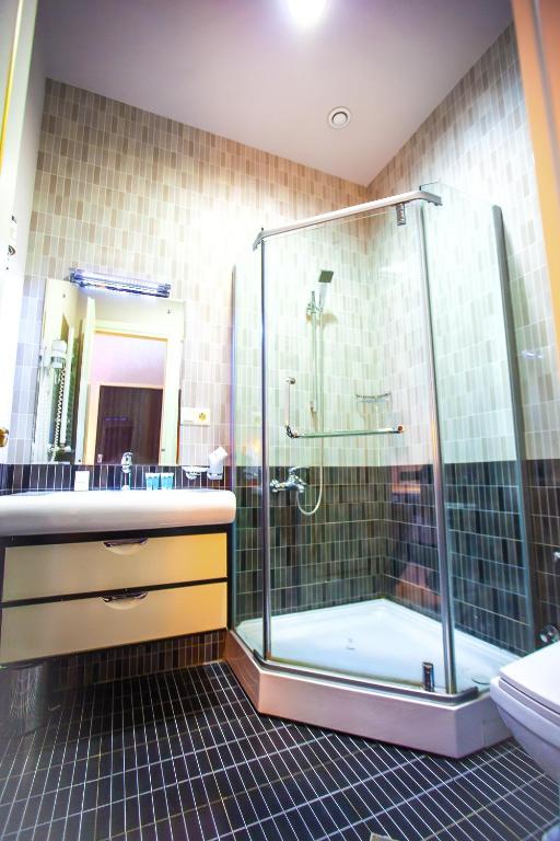 Koupelna v ubytování Rustaveli Hotel